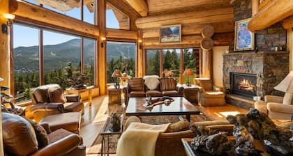 Grand Ski Retreat | Hot Tub, Fireplace + Views!