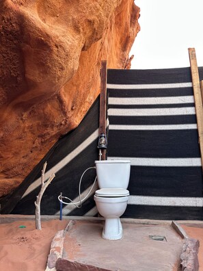 Shower, towels, toilet paper - The Legacy of Wadi Rum (Wadi Rum)