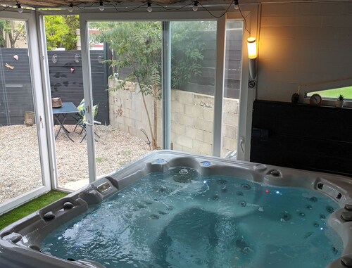 Guest Room 'A L'ombre Des Amandiers - Room 3' with Shared Pool, Communal Garden and Wi-Fi