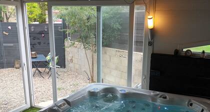 Guest Room 'A L'ombre Des Amandiers - Room 3' with Shared Pool, Communal Garden and Wi-Fi