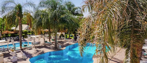 حمام سباحة