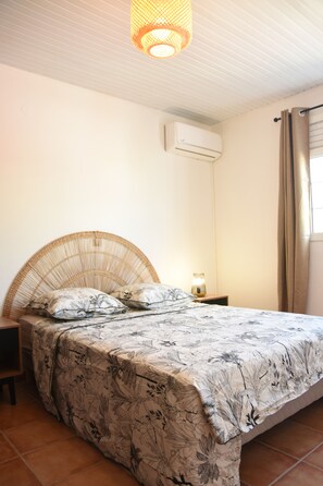 2 bedrooms, iron/ironing board, internet, bed sheets - Heiwa House (Schoelcher)