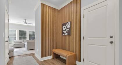 Luxury Stay 2 min to Downtown, King Beds BRAND NEW