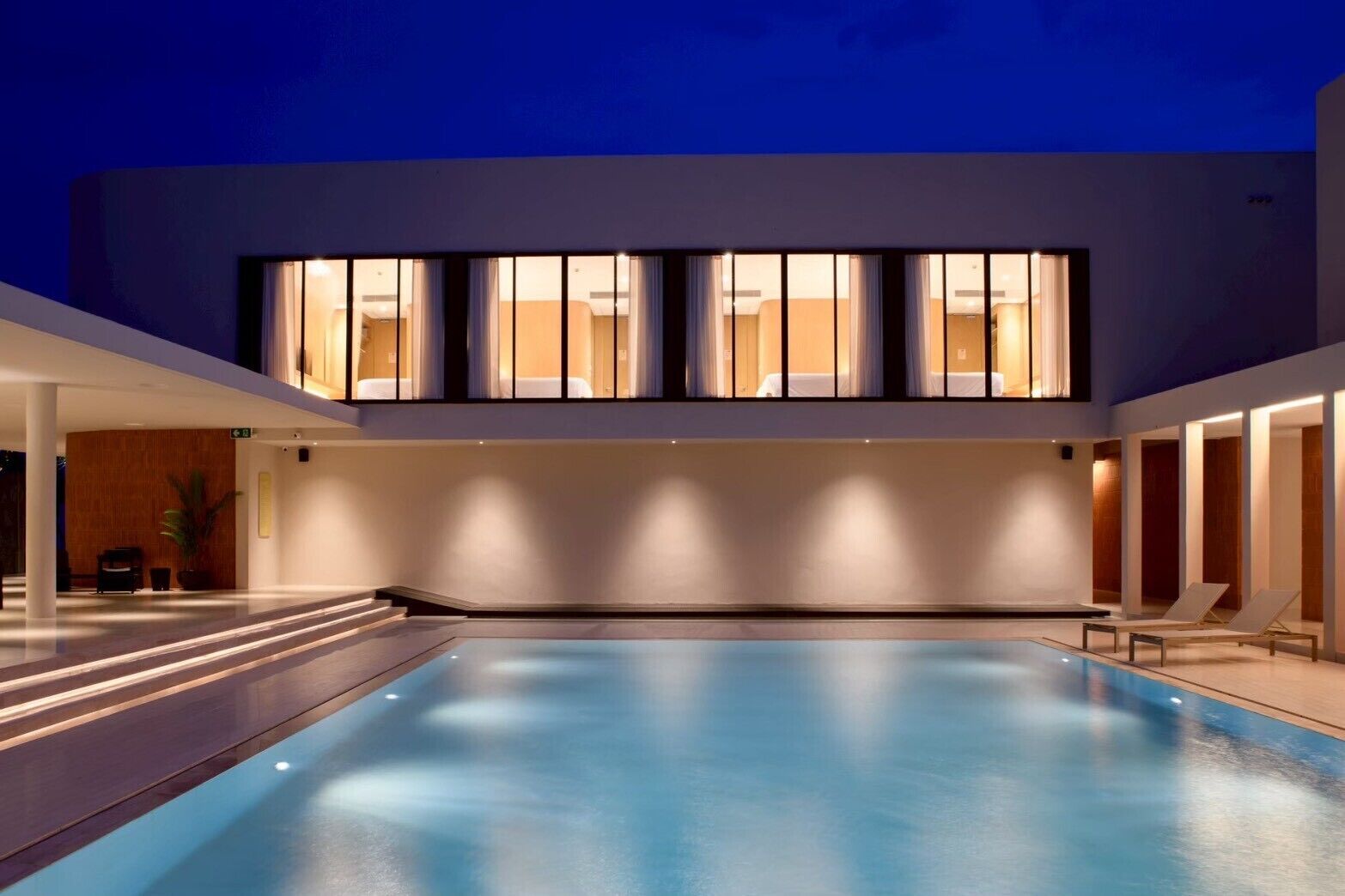 Pool View King Bed | Quang cảnh ban công