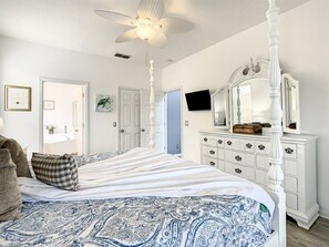 7 bedrooms, laptop workspace, iron/ironing board, free WiFi