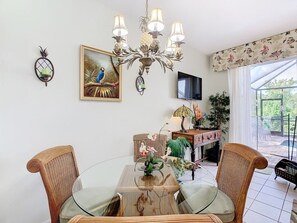 Casa adossada, 3 dormitoris | Servei de restauració