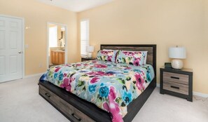 Villa, 6 habitaciones | 6 habitaciones y espacio para trabajar con laptop 