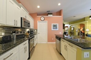 Villa, 4 Bedrooms | Private kitchen