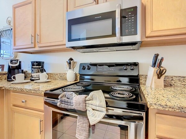 Villa, 5 Bedrooms | Private kitchen