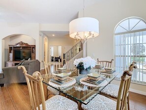 Villa, 5 Bedrooms | Dining