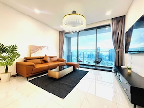 Deluxe Apartment, 3 Bedrooms, City View | Hypo-allergenic bedding, memory foam beds, desk, laptop workspace - Skyway White & Silver Riverside Resident - Binh Thanh, HCM (Binh Thanh)