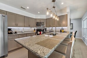 Villa, 4 Bedrooms | Private kitchen