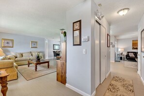 Villa, 4 Bedrooms | Living area