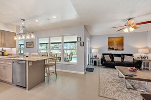 Villa, 4 Bedrooms | Interior