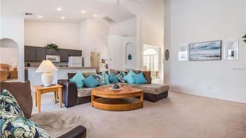 Villa, 5 Bedrooms | Living area