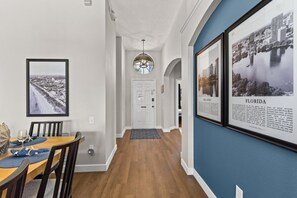 Villa, 4 Bedrooms | Dining