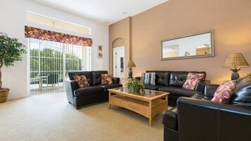 Villa, 4 Bedrooms | Living area