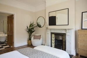 4 Schlafzimmer, Schreibtisch, WLAN, Bettwäsche