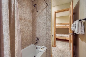 Condo, 1 Bedroom | Bathroom | Towels, shampoo