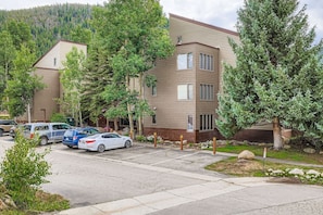 Exterior - 1702 The Willows 1 Bedroom Condo (Keystone)