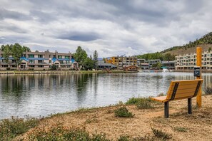 Property grounds - 1702 The Willows 1 Bedroom Condo (Keystone)