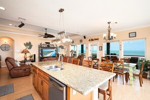 House, 6 Bedrooms | Interior - Casa De Las Palmas 6 Bedroom Home (Port Bolivar)