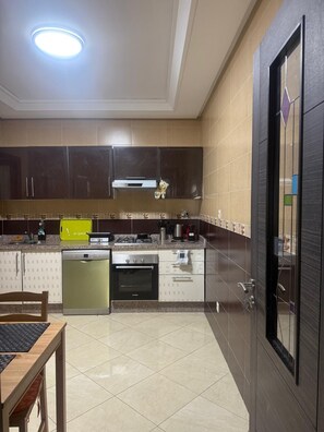 Oven, stovetop, dishwasher