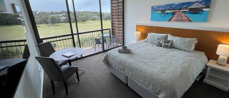 1 chambre, fer et planche à repasser, Wi-Fi gratuit, draps fournis
