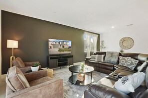 Smart TV, stereo, offices