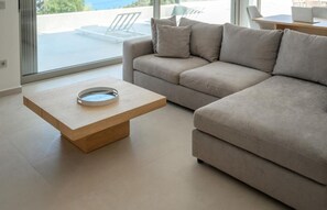 Smart TV, reproductor de DVD, libros y estéreo 