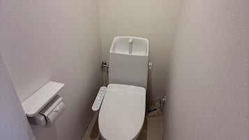 Desk, laptop workspace, free WiFi