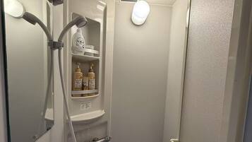 Family Twin Room | Desk, laptop workspace, free WiFi