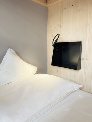 1 bedroom, in-room safe, free WiFi, bed sheets