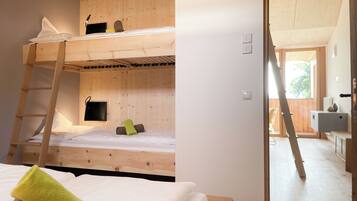 1 camera, una cassaforte in camera, Wi-Fi gratuito, lenzuola