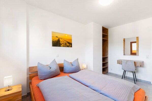 3 bedrooms, WiFi, bed sheets