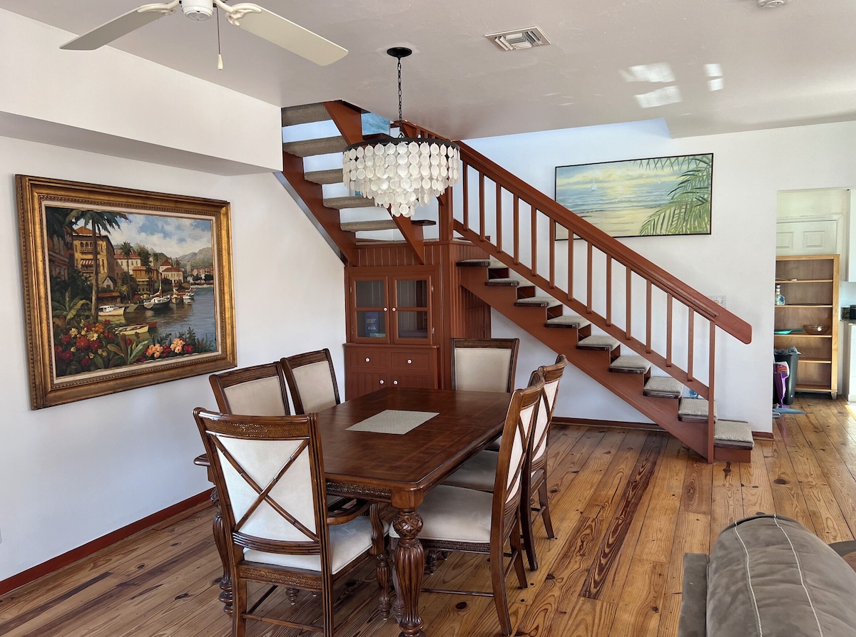 Photo 14 of Spacious apartment on two floors with beautiful sunset views.