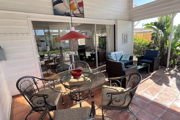 Outdoor dining