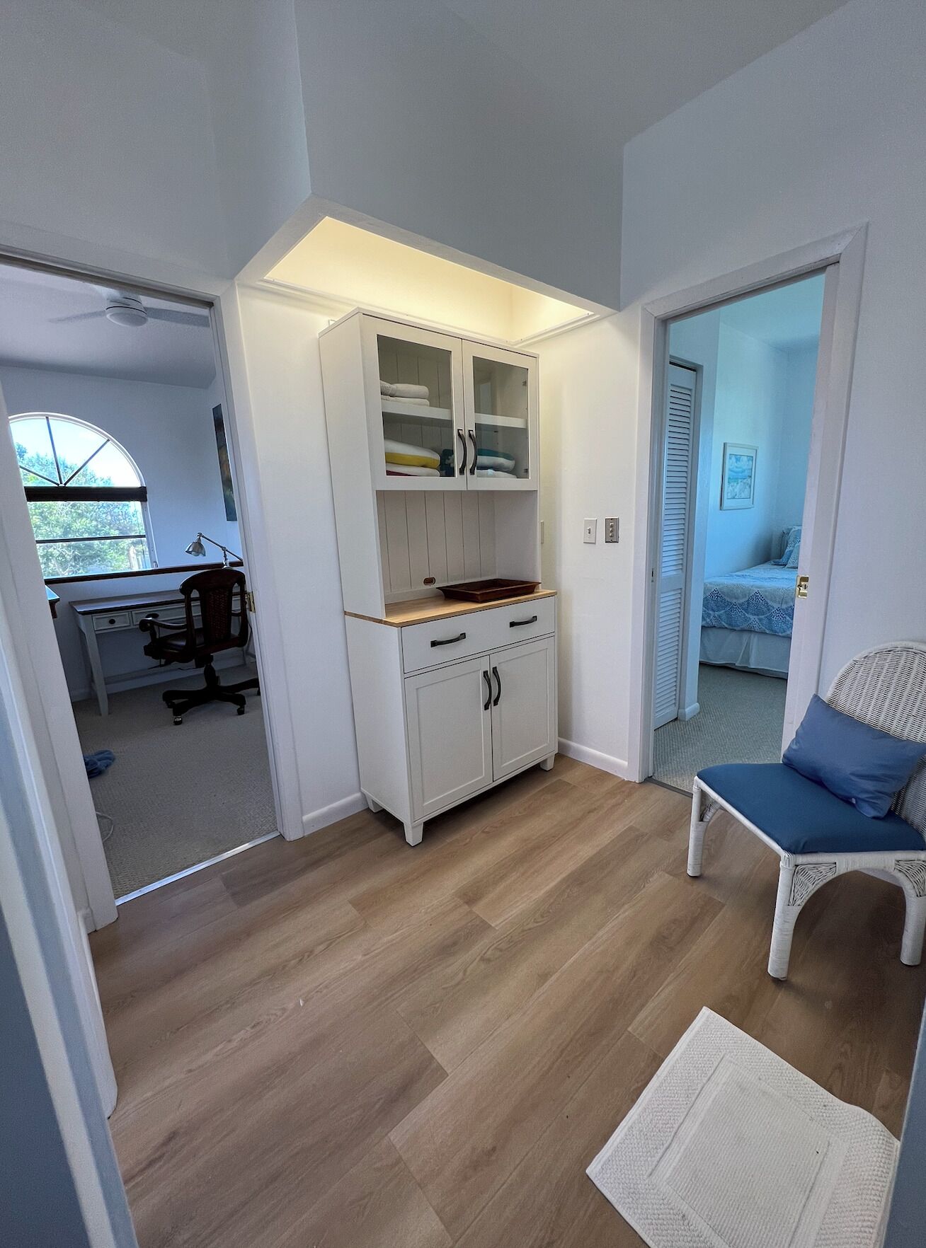 2 bedrooms, iron/ironing board, internet, bed sheets