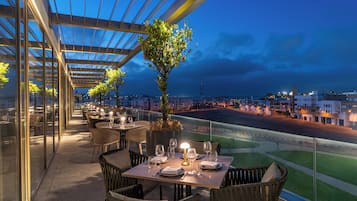 4 restaurants, breakfast, lunch, dinner served; Moroccan cuisine