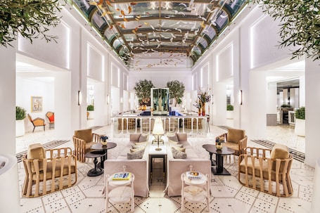 4 restaurants, breakfast, lunch, dinner served; Moroccan cuisine