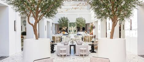 4 restaurants servant le petit déjeuner, spécialités Cuisine marocaine