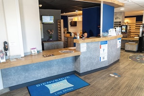 Reception - Ibis Budget Aix-En-Provence Les Milles (Aix-en-Provence)