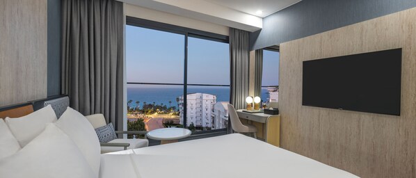 Classic Room, 1 King Bed, Sea View | Frette Italian sheets, premium bedding, down comforters