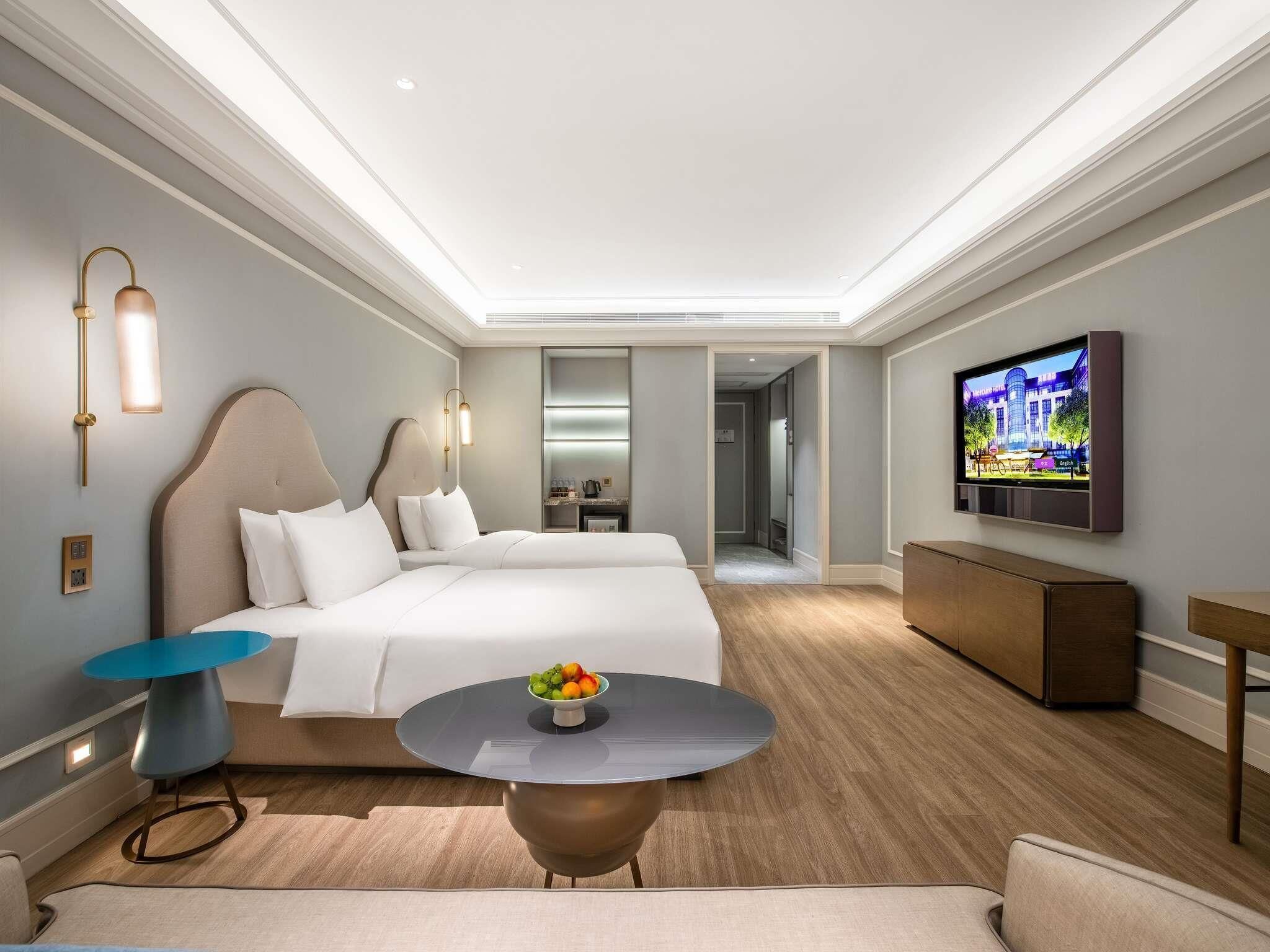 Soundproofing, free WiFi