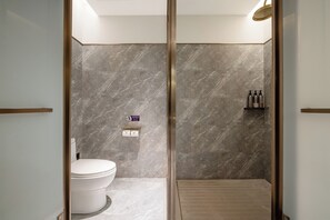 Superior-Zimmer, 1 King-Bett | Badezimmer