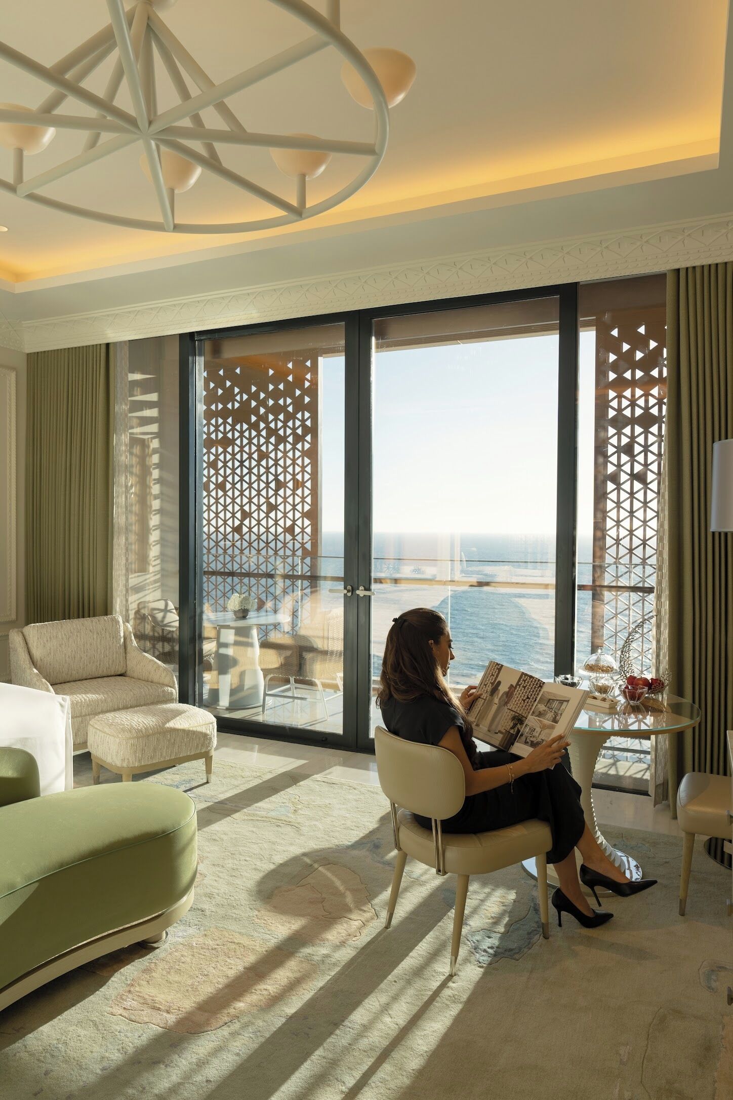 Kamar Grand, balkon | Seprai premium, bantalan ekstra lembut, minibar, dan meja kerja