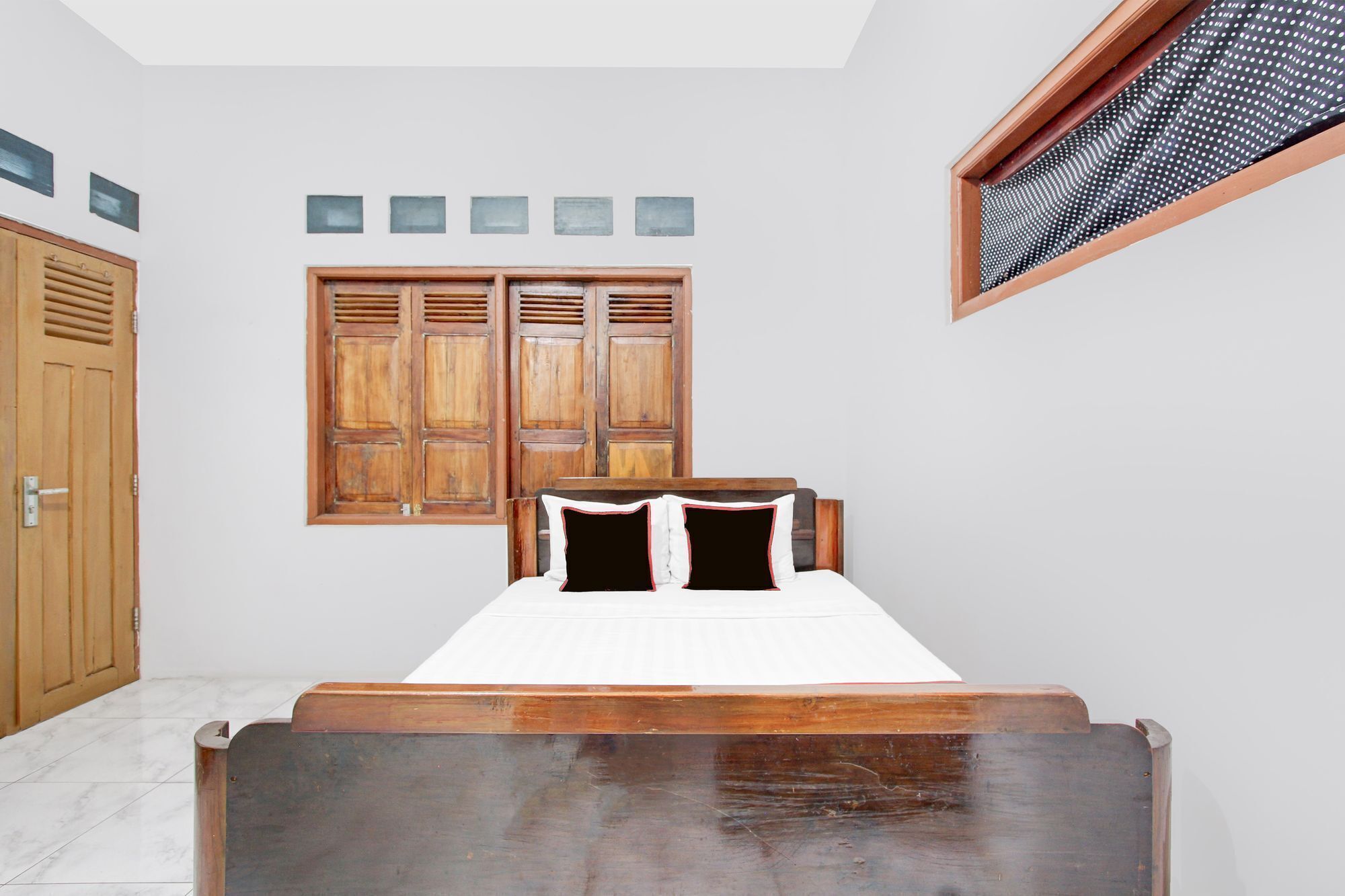 Standard Double Room | Bed sheets