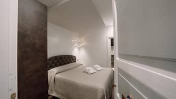 Comfort Double Room, Balcony, Courtyard View | In-room safe, blackout drapes, soundproofing, iron/ironing board