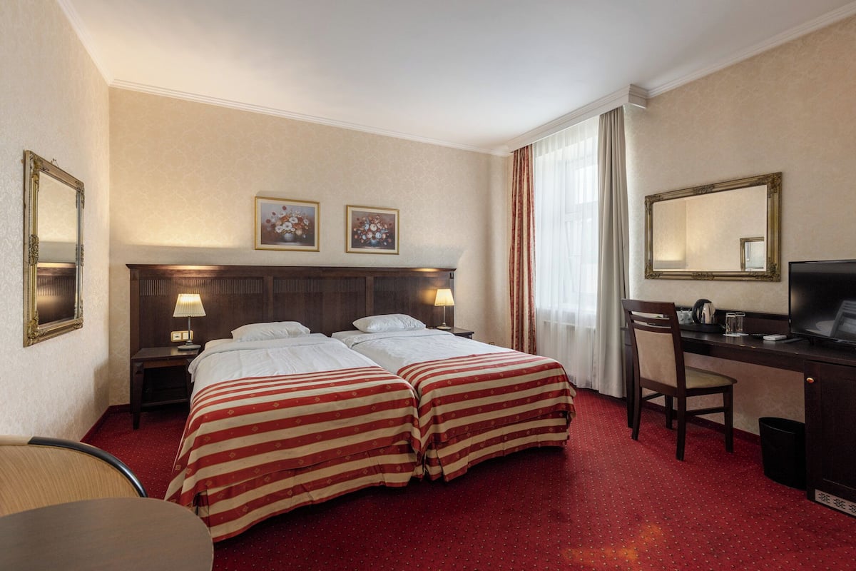 Superior Twin Room | Iron/ironing board, free WiFi