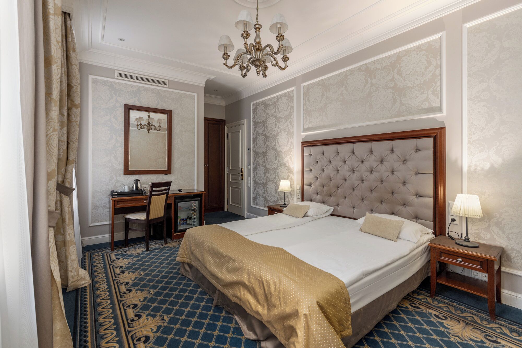 Deluxe Double Room | Iron/ironing board, free WiFi